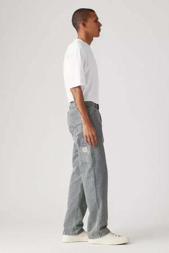  리바이스 치노 팬츠 568 루즈핏 스트레이트 카펜터 팬츠 에이지드 레일로드 스트라이프 - LEVI'S