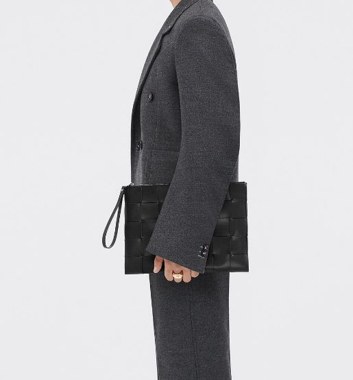 25FW 보테가베네타 카세트 라지 플랫 파우치 649616VBWD3 8803 Black silver 8803 - BOTTEGA VENETA