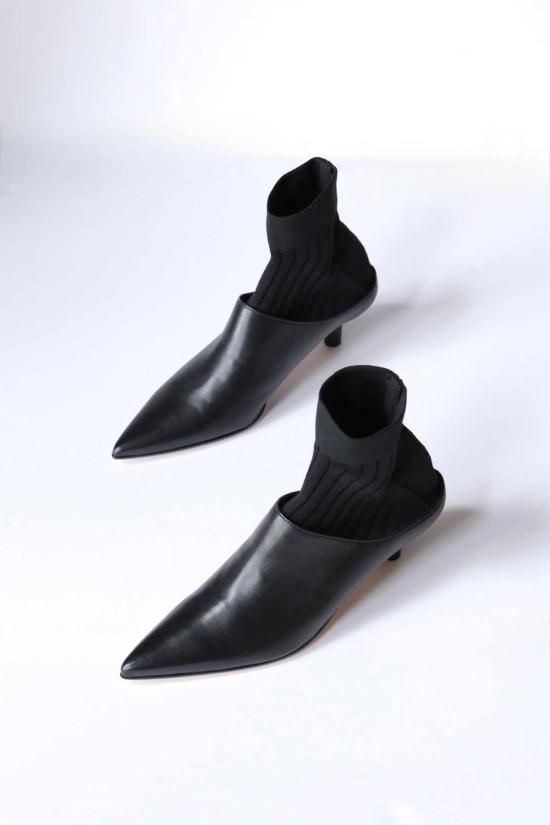  MM6 메종마르지엘라 부츠 Mm6 메종 마르지엘라 앵클  블랙