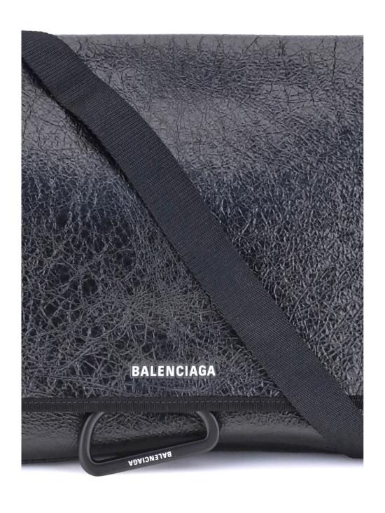 25FW 발렌시아가 익스플로러 백 8348271VG7X 1090 Black - BALENCIAGA