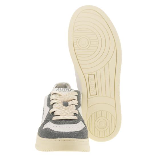 25FW 오트리 메달리스트 로우 스니커즈 AULW WHITE GREY - AUTRY