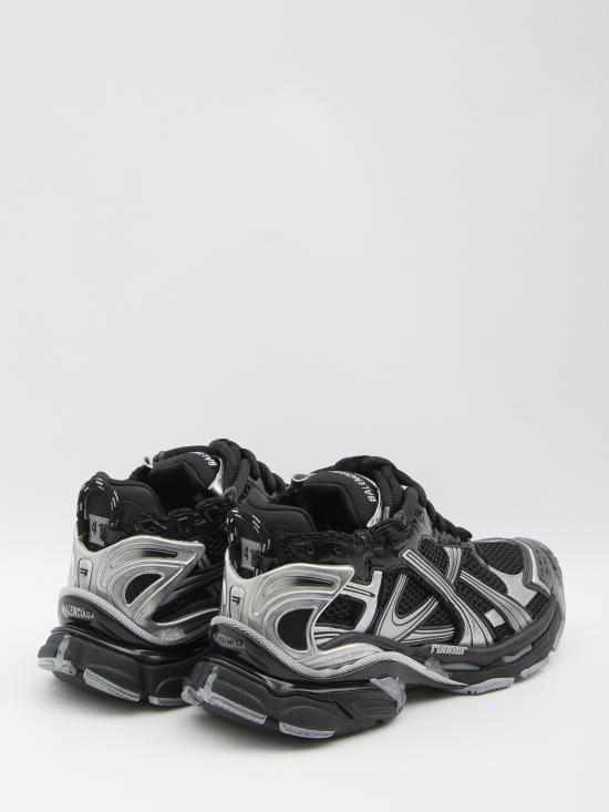 25FW 발렌시아가 러너 스니커즈 772774W3RMU 1100 BLACK - BALENCIAGA