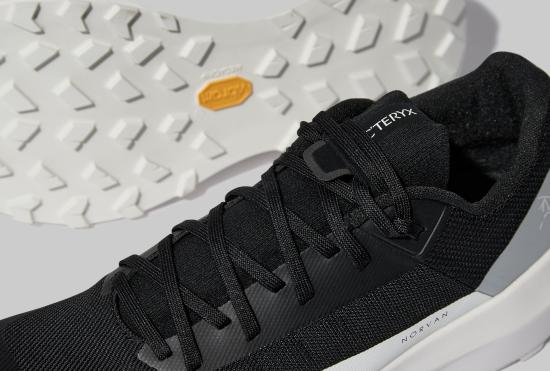 25FW 아크테릭스 슈즈 노반 LD 4  남성용 X000009614 화이트 - ARC`TERYX