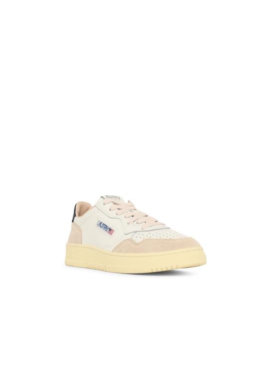 26FW 오트리 메달리스트 로우 스니커즈 AULMLS28 White - AUTRY
