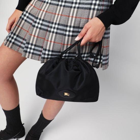 25FW 버버리 클러치/파우치 8111317117221 A1189 BLACK - BURBERRY