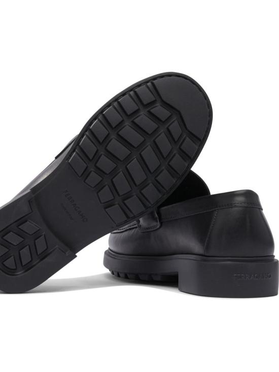 25FW 살바토레 페라가모 로퍼 0768108 Black - SALVATORE FERRAGAMO