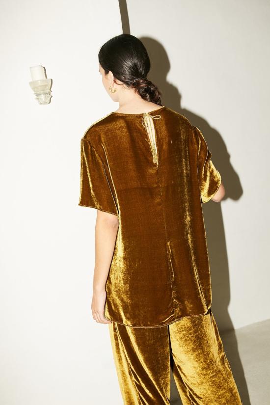 다두라 반팔 티셔츠 다투라 오로 실크 벨벳 아바 탑 골드 그린 - DATURA