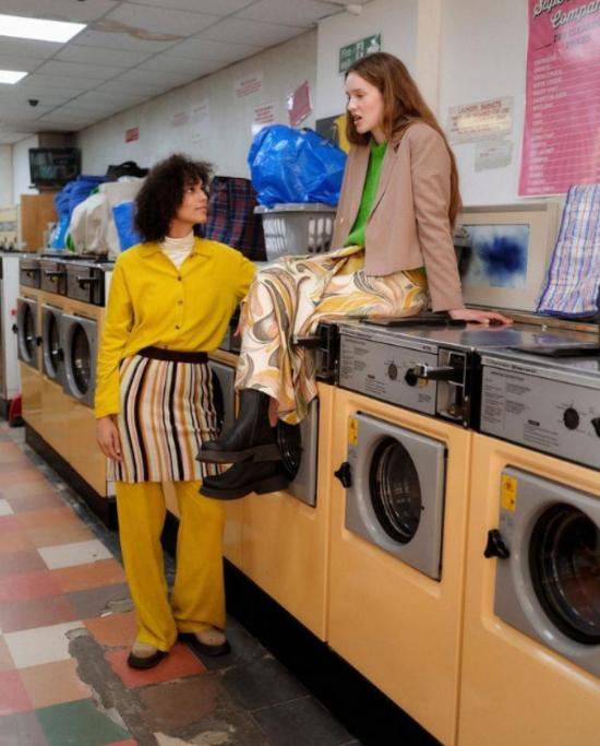  알리지 숏 스커트 알리시 멀티스트라이프 스커트 믹스