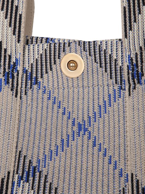 25FW 버버리 미디움 체크 니트 토트  8090405 B9629 Beige - BURBERRY