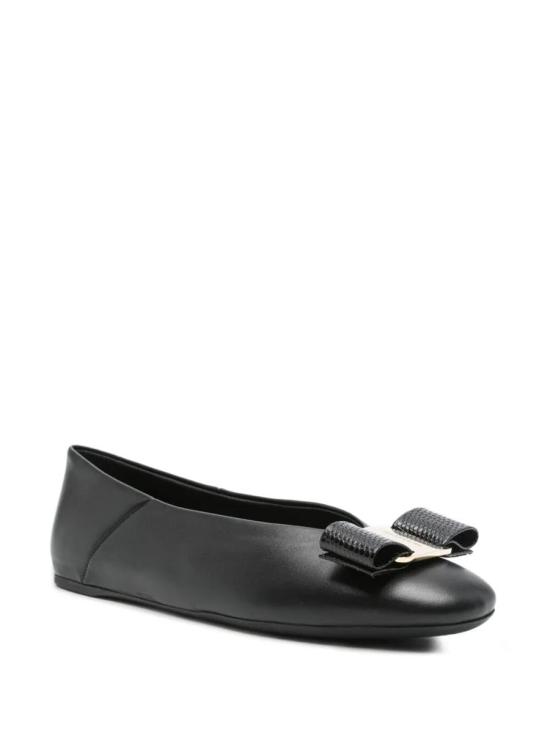 25FW 살바토레 페라가모 플랫 슈즈 01K221 0782883 Black - SALVATORE FERRAGAMO