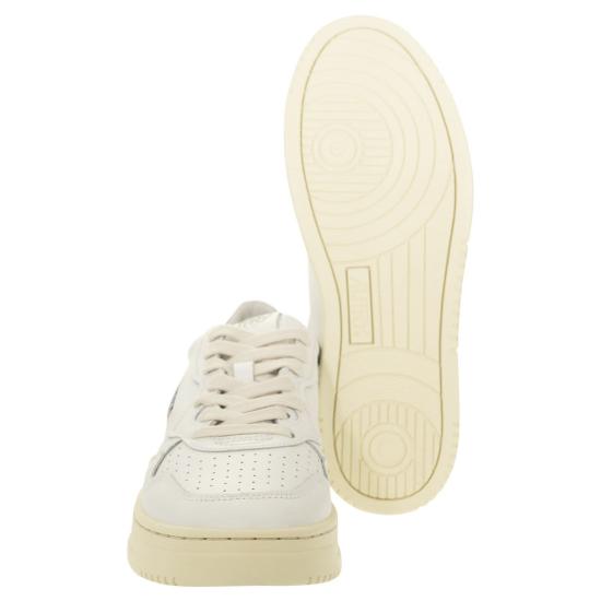  오트리 메달리스트 로우 스니커즈 AULM WHITE GREEN - AUTRY