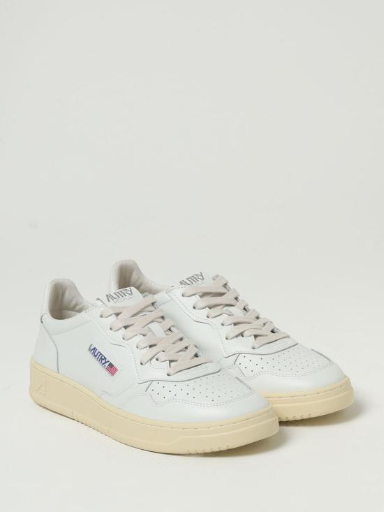 26SS 오트리 메달리스트 로우 스니커즈 AULM LL15 White - AUTRY