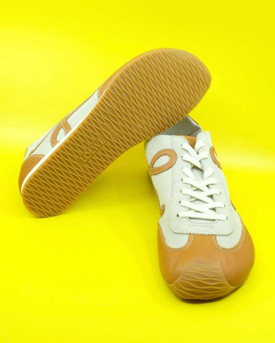  로에베 스니커즈 소프트 화이트 & 탄 발레 러너 2.0 언라이닝 - LOEWE