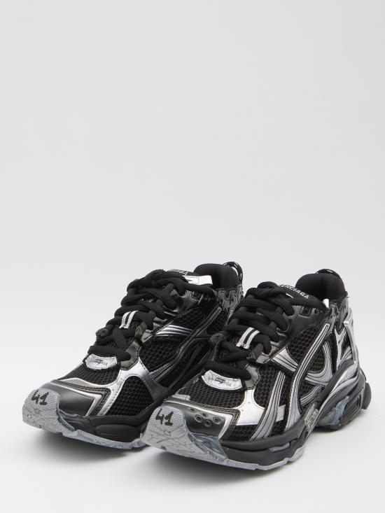 25FW 발렌시아가 러너 스니커즈 772774W3RMU 1100 BLACK - BALENCIAGA