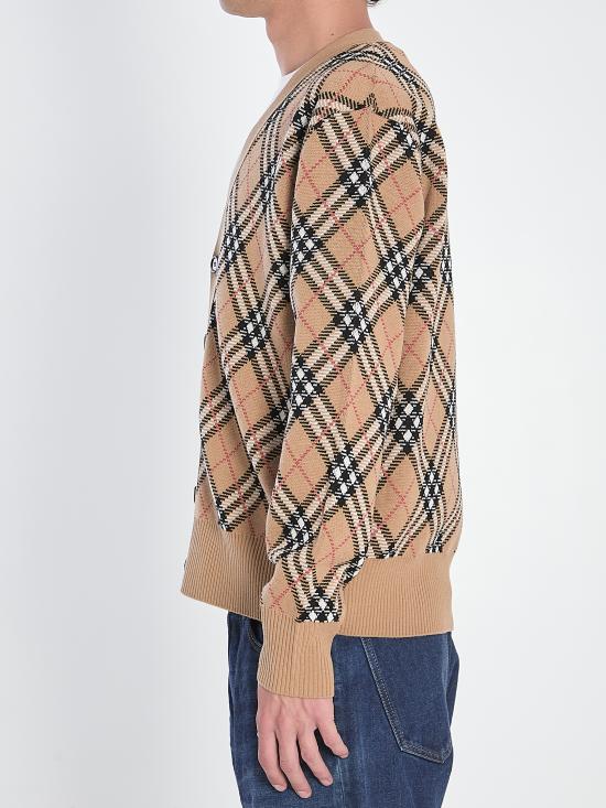 25FW 버버리 울 브이넥 체크 가디건  8110629 B9368 SAND SAND IP CHECK - BURBERRY