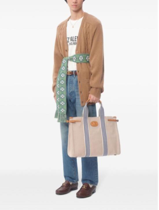 25SS 발렌티노 가라바니 반팔 티셔츠 6V3MG16PAPAG A03 - VALENTINO GARAVANI