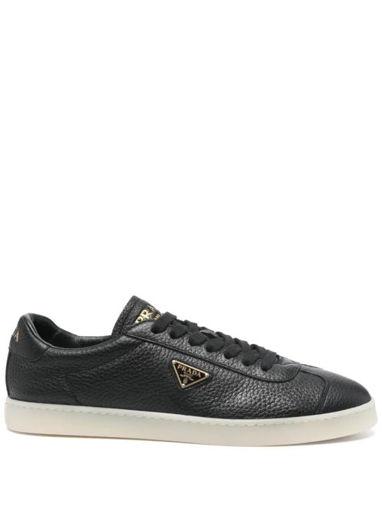 25FW 프라다 삼각 로고 레더 로우 스니커즈 2EE394FG000 013 F0632 NERO