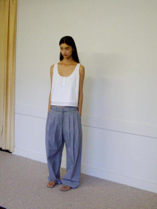  데이지 스튜디오 민소매 티셔츠 레이어드 탑 - DEIJI STUDIO