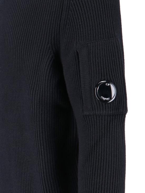 25FW 씨피 컴퍼니 풀 립 크루넥 렌즈 스웨터 19CMKN015A006608A999 BLACK DOM - C.P. COMPANY