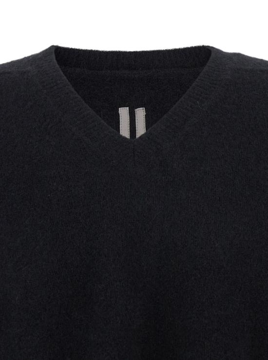25FW 릭 오웬스 콘코디언 타미 브이넥 알파카 스웨터 RU02E1650KWP09 Black - RICK OWENS