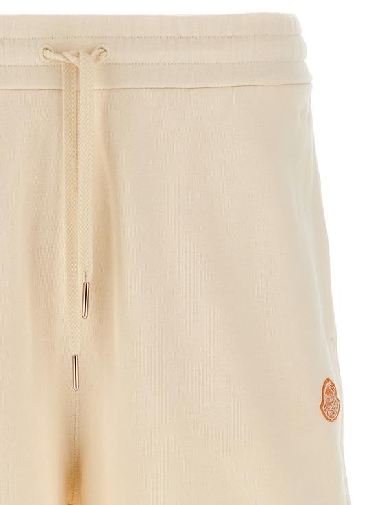 25FW 몽클레어 숏팬츠 K24028H0000289AUJ02B White - MONCLER