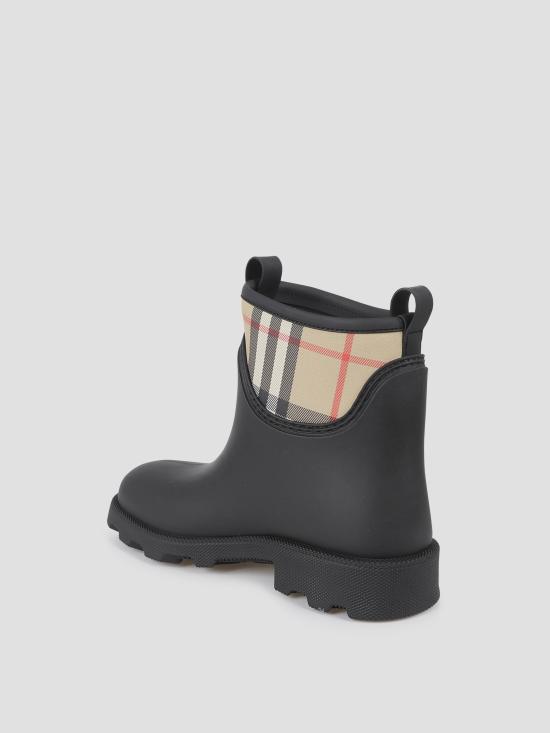 25FW 버버리 러버 마쉬 스탬프 로우 부츠 8111695 A1189 BLACK - BURBERRY