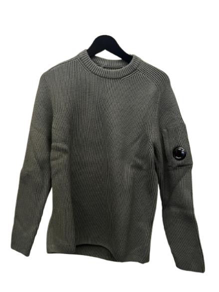 25FW 씨피 컴퍼니 풀 립 크루넥 렌즈 스웨터  19CMKN015A006608A921 GUNMETAL DOM