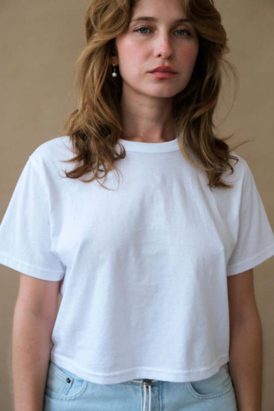  솔드아웃 엔와이씨 민소매 티셔츠 품절.NYC 크롭 퍼펙트 티셔츠 화이트