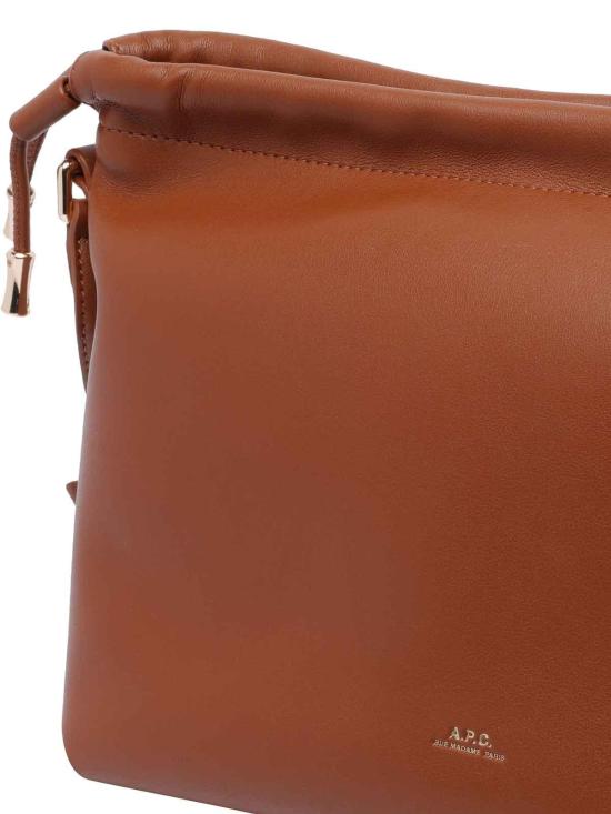 25FW 아페쎄 니논 드로스트링 백 PUAATF61583CAD Brown - A.P.C.