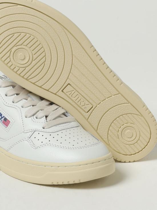 25FW 오트리 메달리스트 로우 스니커즈 AULW LL16 White - AUTRY