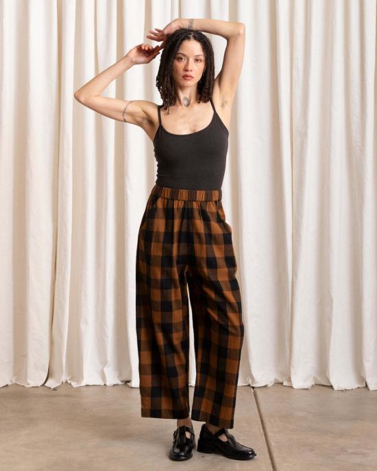  알리 골든 스트레이트 팬츠 탄성 팬츠 구리색/검정색 플레드 - ALI GOLDEN