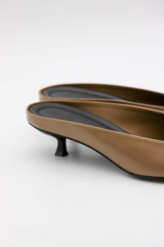  세인트아그니 뮬/슬리퍼 세인트 아그니 쁘띠 파우치 힐 - ST.AGNI