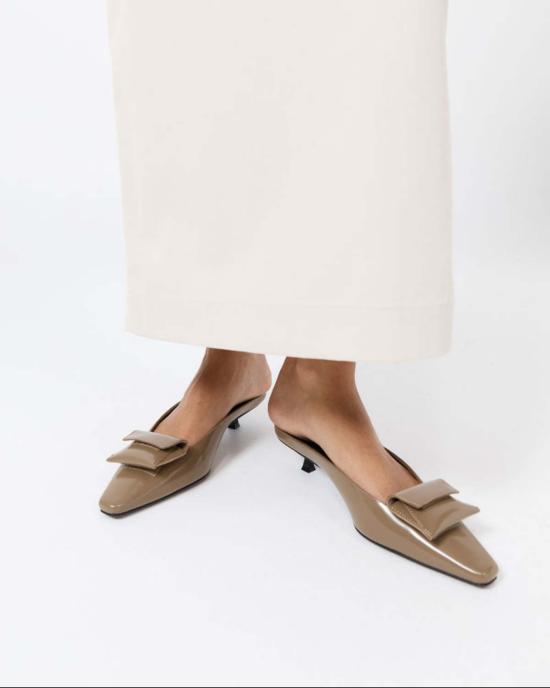  세인트아그니 뮬/슬리퍼 세인트 아그니 쁘띠 파우치 힐 - ST.AGNI