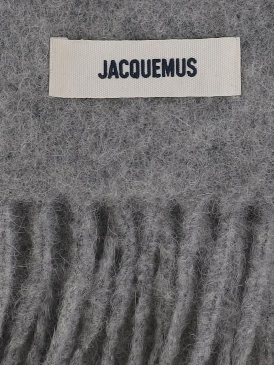 25FW 자크뮈스 프린지 울 스카프 ACU00572BOT4032 950 Grey - JACQUEMUS