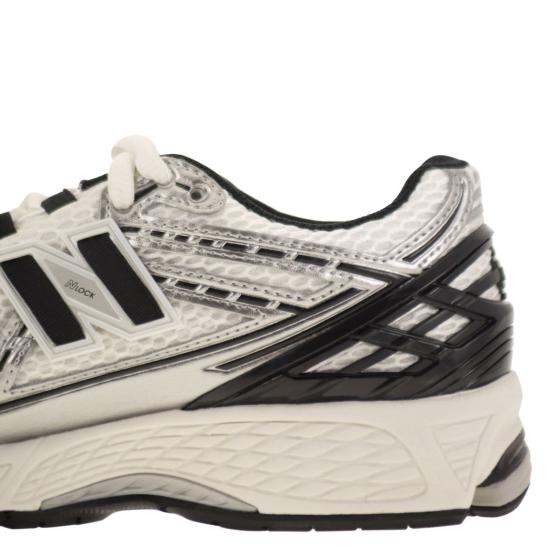 26SS 뉴발란스 1906 스니커즈 M1906 WHITE BLACK - NEW BALANCE