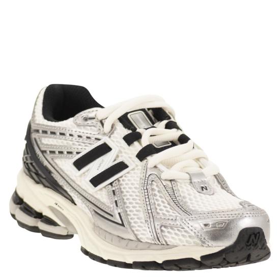 26SS 뉴발란스 1906 스니커즈 M1906 WHITE BLACK - NEW BALANCE