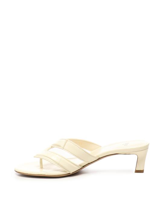 26SS 펜디 샌들 8Y8738 AUEEF0TZ0 White - FENDI