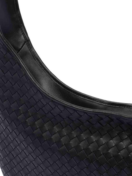 25FW 보테가베네타 베네토 인트레치아토 숄더백 826877V5KD08803 Black - BOTTEGA VENETA