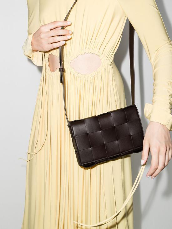  보테가베네타 램스킨 레더 카세트백 578004VMAY1 2127 BROWN - BOTTEGA VENETA