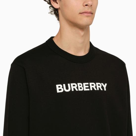  버버리 로고 스웨트셔츠  8083142148165 A1189 black - BURBERRY