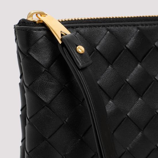  보테가베네타 미디움 인트레치아토 플랫 파우치 749922VCPP3 8425 black - BOTTEGA VENETA