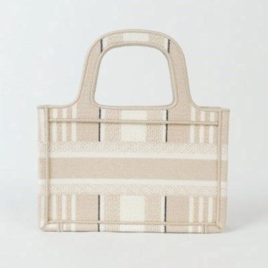  디올 토트백 S5475ZJAT NATUREL MU - DIOR