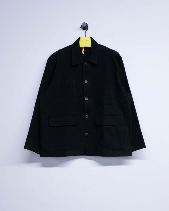  맨틀 데님 자켓 R19 J2 올블랙 데님 제복 재킷 - MAN-TLE