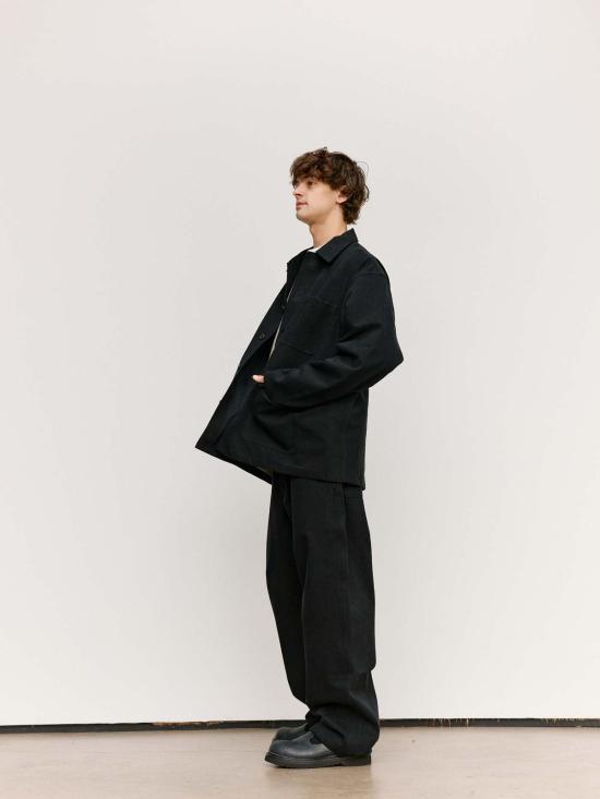  맨틀 데님 자켓 R19 J2 올블랙 데님 제복 재킷 - MAN-TLE