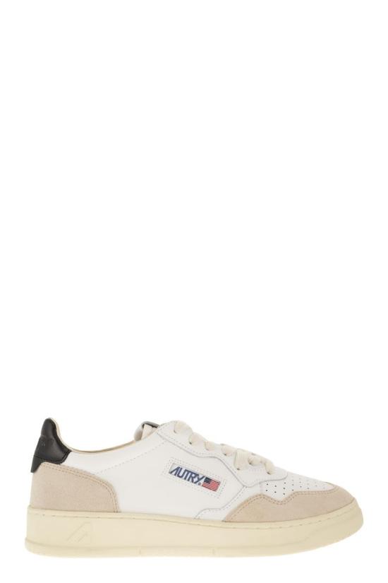  오트리 메달리스트 로우 스니커즈 AULM LS21 WHITE BLACK