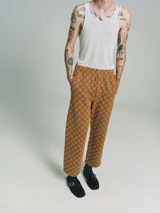  보디 스트레이트 팬츠 플로럴 자카드 스웨트팬츠 브라운