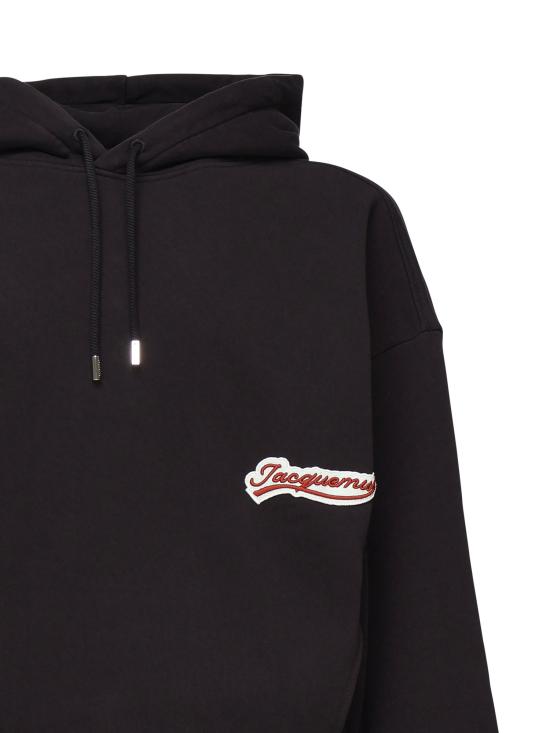 25FW 자크뮈스 긴팔 티셔츠 25HHOM00415AJ00126 3GH VARSITY PATCH NAVY - JACQUEMUS