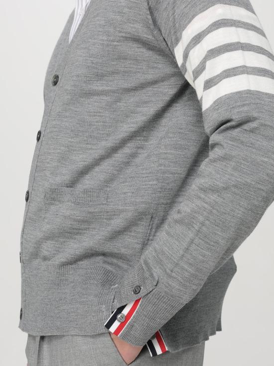 25FW 톰브라운 4바 서스테이너블 파인 메리노 울 클래식 가디건 MKC002AY1014 058 Grey - THOM BROWNE