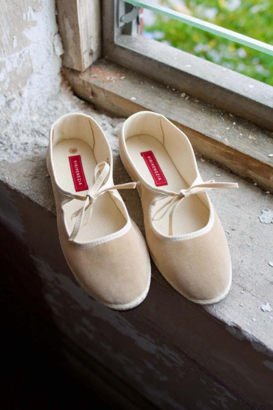  비비 베네치아 뮬/슬리퍼 비비베네치아 브리짓 벨벳 슬리퍼 아이보리