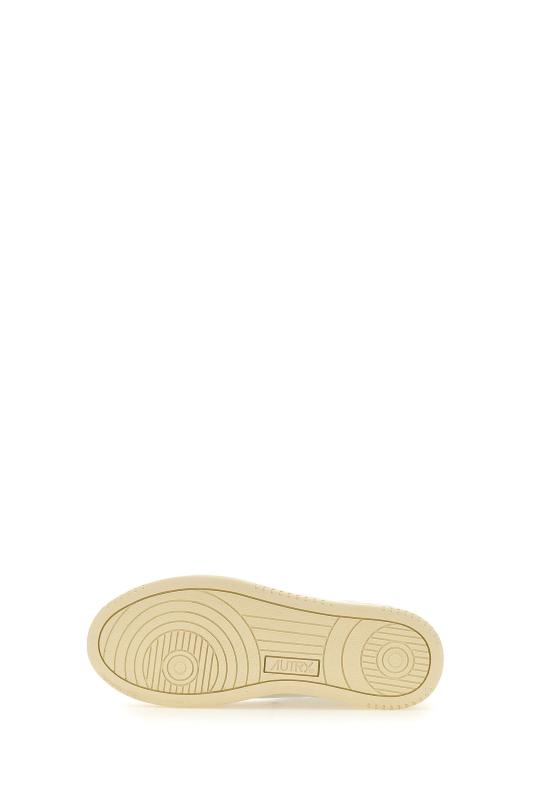 25FW 오트리 메달리스트 로우 스니커즈 AULW RT03 White - AUTRY